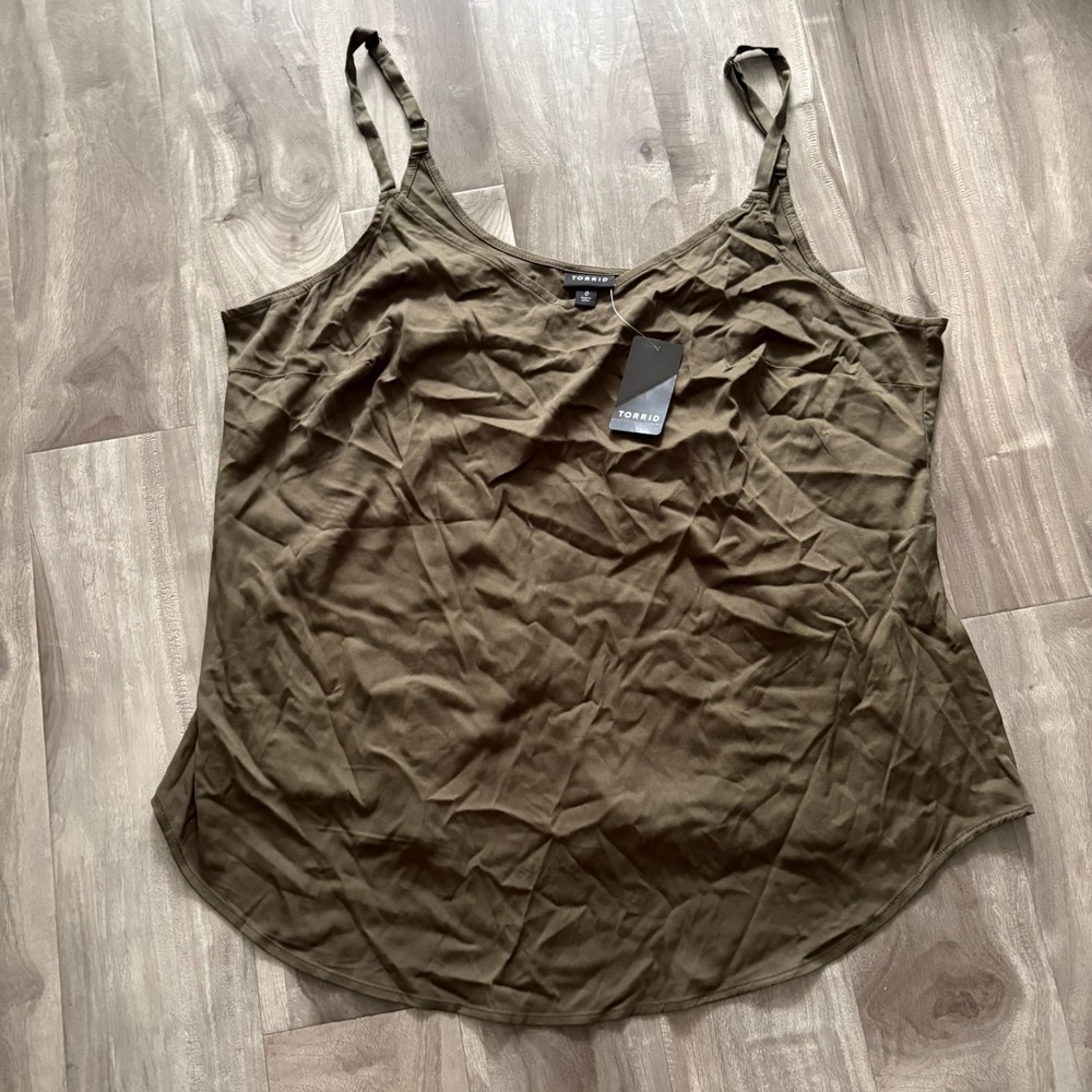 TORRID Olive Green Rayon Spandex Cami Tank Top Size 0‎ V-Neck Sleeveless NWT 12